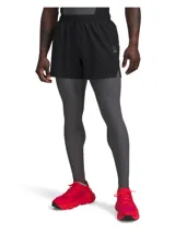 Short de entrenamiento Under Armour, color negro, con diseño ligero y duradero. Cuenta con cintura elástica con cordón interno, bolsillos laterales abiertos, un bolsillo lateral con cremallera invisible y aberturas en el bajo para mayor movilidad.