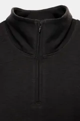 Sudadera de algodón con cuello subido y cierre frontal con cremallera. Presenta mangas largas, bolsillo tipo canguro frontal y bajo ajustable con cordones.