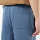 Bermudas de chándal de corte estándar, confeccionadas en tejido de muletón, con cintura elástica y bolsillos laterales.