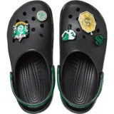 Zuecos Crocs Classic con diseño de la casa Slytherin de Harry Potter. Color negro con detalles en verde y gris, suela con estampado de bufanda, charms Jibbitz alusivos y nombre de la casa en la correa del talón.