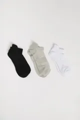 Pack de tres pares de medias tipo soquete, en colores negro, gris melange y blanco, con diseño deportivo y elástico suave.