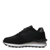Championes urbanos Umbro, color negro con detalles en gris. Presentan una combinación de materiales textiles y sintéticos, con el logo de la marca en el lateral y una suela con plataforma blanca y base dentada negra.
