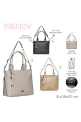 Bolso tipo tote de color beige con doble asa de mano, correa bandolera ajustable y extraíble, cierre superior y detalle de borla colgante.