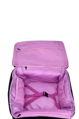 Mochila de viaje Trendy color azul claro, con cierres y detalles en verde neón. Cuenta con múltiples compartimentos, correas ajustables y hebillas de seguridad.