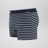 Pack de tres boxers de algodón elástico con cintura elástica con logo. Incluye un boxer azul marino con estampado geométrico, un boxer azul marino con rayas horizontales blancas y un boxer blanco con rayas horizontales azul marino.