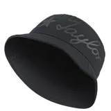 Gorro tipo bucket color negro, con diseño de ala ancha y estampa frontal en tono sobre tono que incluye una estrella y la palabra 'Taylor'.