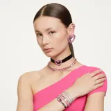 Pulsera tipo tennis con baño de rodio y circonitas transparentes de talla redonda dispuestas en línea continua.