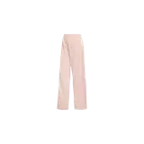 Pantalón de jogging Adidas modelo Firebird Lace, color rosado, de corte holgado y recto. Cuenta con cintura elástica con cordón de ajuste, bolsillos laterales con cierre y las clásicas franjas laterales con detalles de encaje y el logotipo del trébol bordado.