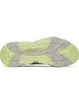 Championes Under Armour Halo Trainer, color gris con detalles en verde lima y estampa tipo camuflado en el talón.