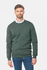 Buzo tejido de algodón y cashmere, de cuello redondo y manga larga, en color verde oscuro melange.