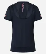 Remera deportiva negra de poliamida con mangas cortas, cuello redondo, textura y recorte cutout en la espalda con inscripción Active en rosa.