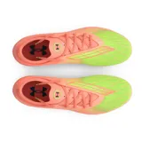 Championes de fútbol Under Armour Magnetico Elite 4 FG, diseñados con tecnología UA Clone para un ajuste personalizado. Presentan una combinación de colores salmón y verde lima, con estampado 3D para mayor control y zona de golpeo de silicona. Incluyen cuello de punto tipo calcetín y suela ligera con tacos mixtos para tracción multidireccional.