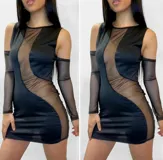 Minivestido negro con paneles de tela opaca y paneles de tul transparente en el frente, los laterales y las mangas.