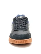 Sneakers de hombre Caterpillar modelo Pause Retro, color negro con detalles en azul y suela de goma color tostado. Confeccionados en cuero napa y gamuza, con cordones y suela texturizada con patrón de panal.