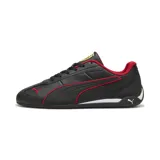 Championes Puma modelo Ferrari Replicatch, color negro con detalles en rojo y blanco. Diseño de perfil bajo inspirado en el automovilismo con logo de Ferrari en la lengüeta y logo de Puma en el lateral y la puntera.