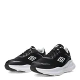 Championes urbanos Umbro Dash, color negro con detalles en blanco, con logo de la marca en el lateral y suela blanca.