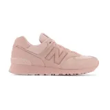 Championes urbanos New Balance modelo WL574, color rosado monocromático, confeccionados en gamuza y material sintético, con logo "N" característico en los laterales y entresuela ENCAP.