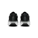 Championes de running Nike Air Winflo 11 color negro con detalles en blanco.