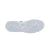 Championes Puma modelo Smash V2 L, de diseño clásico y minimalista en color blanco con la icónica franja lateral en negro. Confeccionados con materiales sintéticos de alta calidad, cuentan con suela de goma resistente y cierre de cordones para un ajuste seguro.