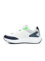 Championes de running Umbro Rad para hombre, color negro con entresuela blanca y detalles en rojo.