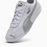 Championes Puma Speedcat LTH color blanco con detalles plateados, de estilo deportivo y diseño de perfil bajo.