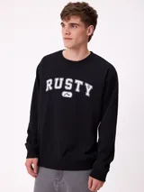 Sweater negro de cuello redondo y manga larga, con el logo "RUSTY" estampado en blanco en el pecho.