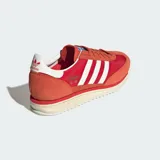 Championes Adidas SL 72 RS, color rojo con detalles en blanco y azul.