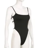 Body negro con breteles finos y espalda descubierta.