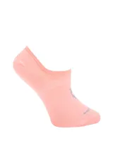 Medias invisibles color rosado, confeccionadas en tejido de algodón con spandex, diseñadas para usar con zapatillas.