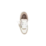 Zapatillas bajas Off-White modelo Out Of Office, combinación de color blanco y beige, con diseño de inspiración retro, suela de goma y la característica brida zip-tie de la marca.