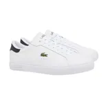 Championes Lacoste modelo Powercourt de diseño minimalista, color blanco con detalle en contraste negro en el talón y logo de cocodrilo bordado en el lateral.