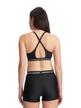 Top deportivo Under Armour Crossback Low de color negro, con diseño de bajo impacto, copas extraíbles y tirantes cruzados en la espalda. Cuenta con una banda elástica inferior con el logotipo de la marca estampado y paneles de malla para mayor transpirabilidad.