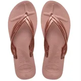 Sandalias tipo ojota Havaianas con tiras finas metálicas y suela de goma texturizada.