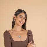 Aros de argolla clásica en plata 925, con diseño liso y acabado brillante.