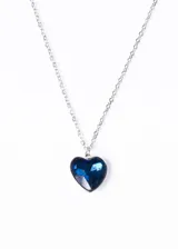 Collar con cadena forcet de acero quirúrgico y dije de corazón de cristal azul. Largo de la cadena: 50cm. Tamaño del dije: 13mm.