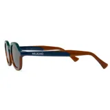 Lentes de sol Mr Boho modelo El Patio, con montura redonda de acetato en dos tonos: verde en la parte superior y marrón en la inferior. Patillas marrones y lentes grises.