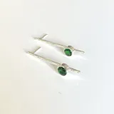 Par de caravanas colgantes de plata 950 con circonia verde.