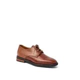 Zapato mocasín de cuero vacuno color negro, con cordones y punta redonda. Tiene taco de madera foliado en cuero de 2,5 cm y entre suela de goma de 1 cm.