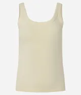 Musculosa básica de canalé azul marino, con escote redondo amplio y breteles anchos, de corte ajustado al cuerpo.