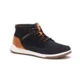Bota de caña media Caterpillar, confeccionada en gamuza negra con detalles en color suela en el talón y la lengüeta. Presenta cordones jaspeados, suela blanca de EVA y base de goma con tracción.