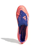 Championes de fútbol Adidas Predator League, modelo con lengüeta plegable, color naranja vibrante con detalles en azul y blanco. Diseñados con tecnología Hybridfeel para un mejor control del balón.