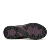 Bota de trekking Merrell modelo Speed Strike 2 Mid, de diseño atlético e impermeable. Presenta una combinación de malla y cuero sintético en color negro con detalles en violeta. Cuenta con suela de goma de alta tracción, cuello acolchado y cierre mediante cordones.