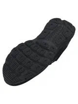 Championes de running Under Armour modelo Charged Escape 4, color negro. Presentan parte superior de malla técnica transpirable, contrafuerte externo en el talón para mayor sujeción y mediasuela con tecnología Charged Cushioning para una amortiguación óptima.