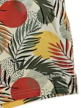 Short de baño color gris con estampado de palmeras, cintura elástica con cordón ajustable y tres bolsillos.