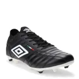 Championes de fútbol 11 Umbro modelo Legend, color negro con detalles en blanco. Presentan una estructura de cuero sintético con costuras reforzadas en la puntera, cierre con cordones y suela con tacos para césped natural.