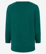 Blusa color gris topo con escote en V y mangas 3/4.