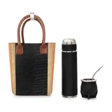 Kit matero combinado en croco y símil cuero, que incluye un termo semi forrado de 1 litro, un mate de cerámica chico y una bombilla de acero inoxidable.