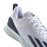 Championes Adidas Courtflash Speed, color blanco con detalles en azul marino y suela gris.