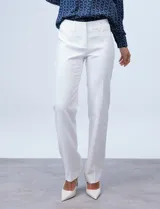 Pantalón de vestir negro, marca Zac & Rachel, con pretina con broches internos y cierre. Delantera y trasera con bolsillos.