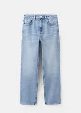 Pantalón de jean de corte recto y tiro medio, confeccionado en algodón, con cierre frontal y bolsillos laterales y traseros.